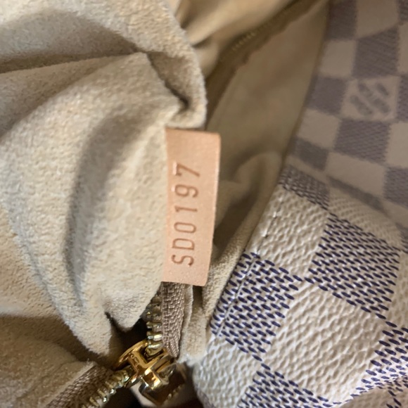 Louis Vuitton Artsy MM, Damier Azur, Like New Condition - Picture 5 of 5